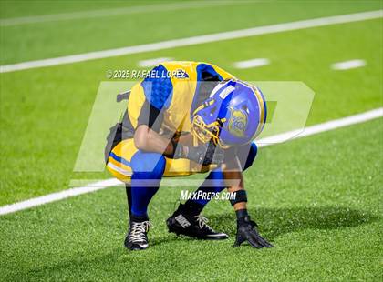 Thumbnail 1 in West Orange-Stark @ La Vega (UIL 4A D2 Football Quarterfinals) photogallery.