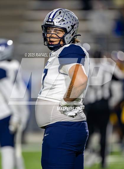 Thumbnail 2 in West Orange-Stark vs. La Vega (UIL 4A D2 Football Quarterfinals) photogallery.