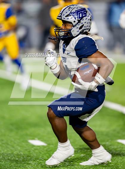 Thumbnail 1 in West Orange-Stark vs. La Vega (UIL 4A D2 Football Quarterfinals) photogallery.