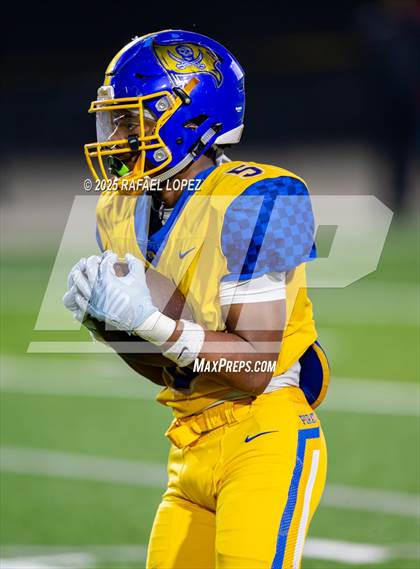 Thumbnail 3 in West Orange-Stark @ La Vega (UIL 4A D2 Football Quarterfinals) photogallery.