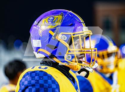 Thumbnail 3 in West Orange-Stark vs. La Vega (UIL 4A D2 Football Quarterfinals) photogallery.