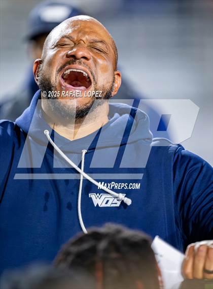 Thumbnail 3 in West Orange-Stark vs. La Vega (UIL 4A D2 Football Quarterfinals) photogallery.