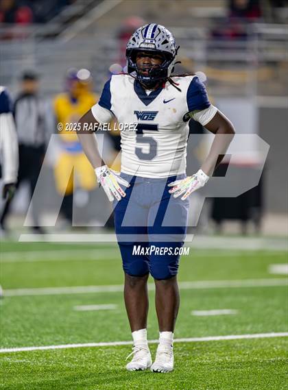 Thumbnail 2 in West Orange-Stark vs. La Vega (UIL 4A D2 Football Quarterfinals) photogallery.