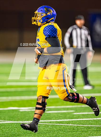 Thumbnail 2 in West Orange-Stark @ La Vega (UIL 4A D2 Football Quarterfinals) photogallery.