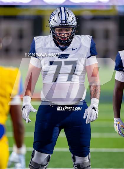 Thumbnail 2 in West Orange-Stark vs. La Vega (UIL 4A D2 Football Quarterfinals) photogallery.