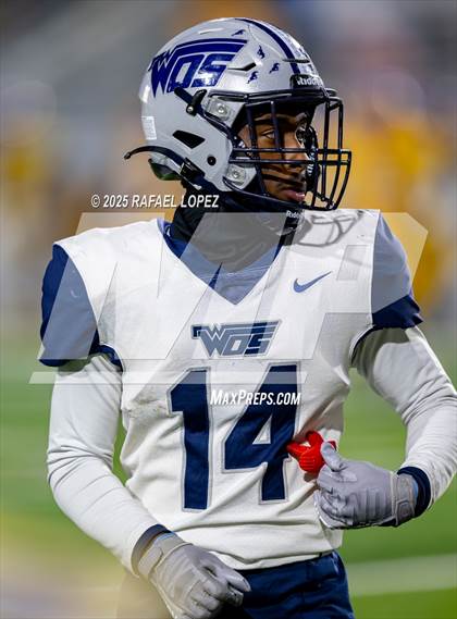 Thumbnail 1 in West Orange-Stark vs. La Vega (UIL 4A D2 Football Quarterfinals) photogallery.