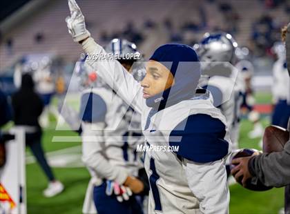 Thumbnail 1 in West Orange-Stark vs. La Vega (UIL 4A D2 Football Quarterfinals) photogallery.