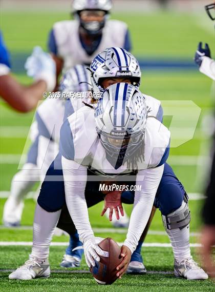 Thumbnail 3 in West Orange-Stark @ La Vega (UIL 4A D2 Football Quarterfinals) photogallery.