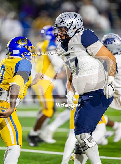 Thumbnail 3 in West Orange-Stark @ La Vega (UIL 4A D2 Football Quarterfinals) photogallery.