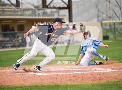Thumbnail 2 in Johnson vs Eastwood (San Antonio Classic) photogallery.