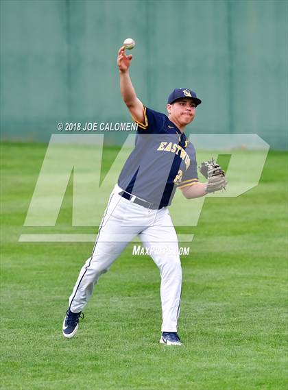 Thumbnail 3 in Johnson vs Eastwood (San Antonio Classic) photogallery.