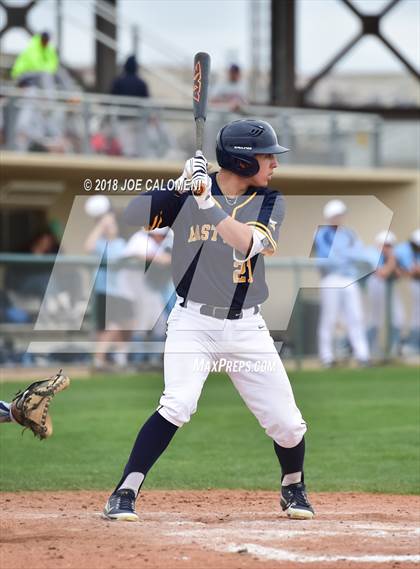 Thumbnail 3 in Johnson vs Eastwood (San Antonio Classic) photogallery.