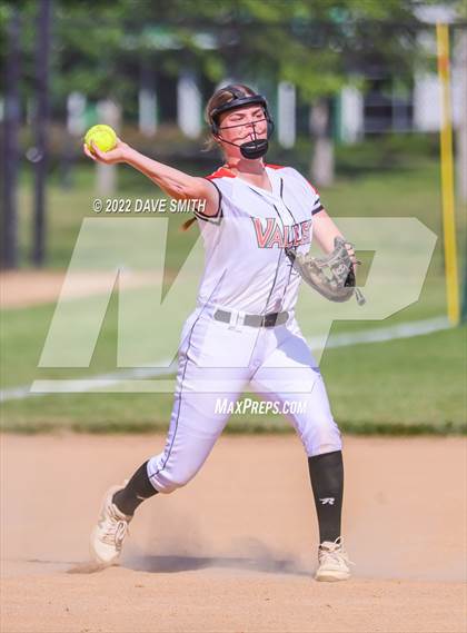 Thumbnail 1 in Williamsburg vs Valley (Rick Doran Classic) photogallery.