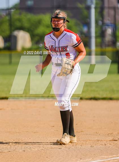 Thumbnail 1 in Williamsburg vs Valley (Rick Doran Classic) photogallery.