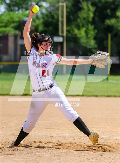 Thumbnail 1 in Williamsburg vs Valley (Rick Doran Classic) photogallery.