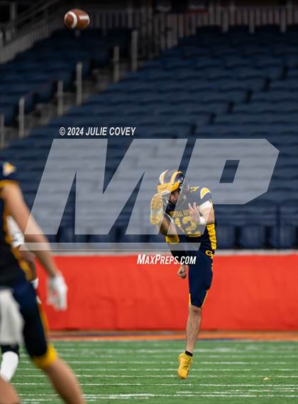 Thumbnail 3 in General Brown vs. Bishop Ludden/SAS (NYSPHSAA Section III Class C Championship) photogallery.