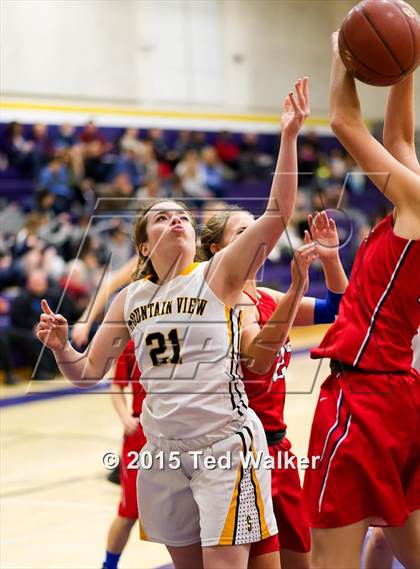 Thumbnail 1 in Saratoga vs. Mountain View (Monte Vista Tournament) photogallery.