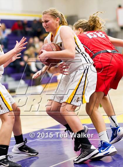 Thumbnail 2 in Saratoga vs. Mountain View (Monte Vista Tournament) photogallery.