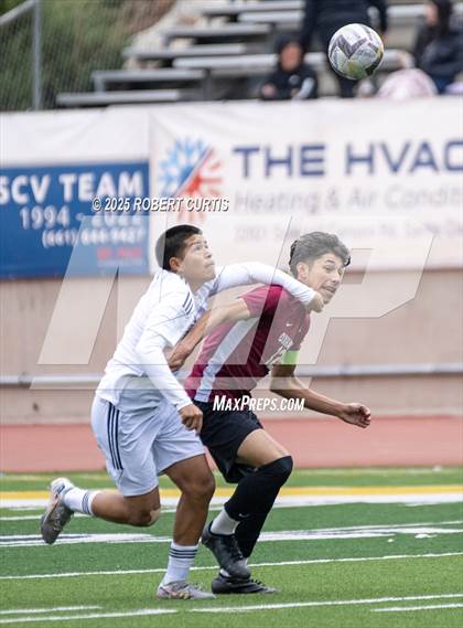 Thumbnail 2 in Oxnard vs. Fillmore photogallery.