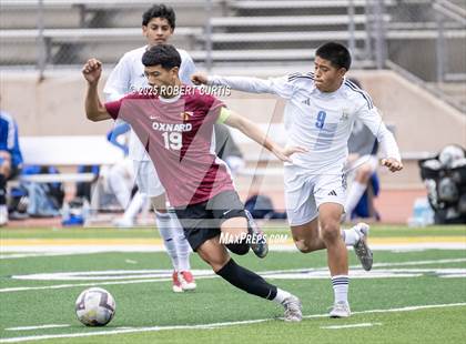 Thumbnail 2 in Oxnard vs. Fillmore photogallery.