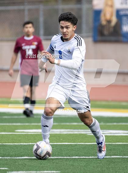 Thumbnail 2 in Oxnard vs. Fillmore photogallery.