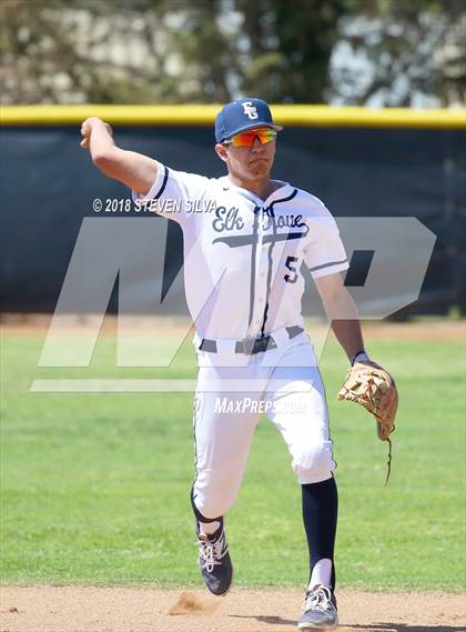 Thumbnail 2 in Elk Grove vs. El Camino Real (68th Annual San Diego Lions Tournament) photogallery.