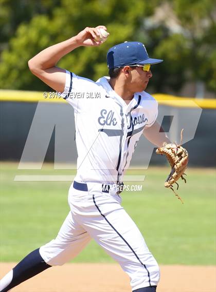 Thumbnail 2 in Elk Grove vs. El Camino Real (68th Annual San Diego Lions Tournament) photogallery.