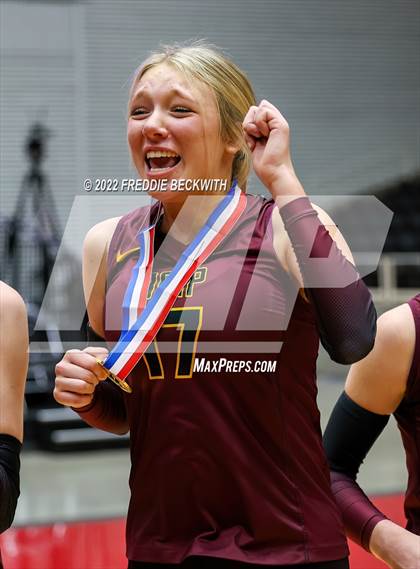 Thumbnail 2 in Dripping Springs vs. Tompkins (UIL 6A Final) photogallery.