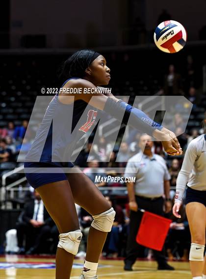 Thumbnail 1 in Dripping Springs vs. Tompkins (UIL 6A Final) photogallery.