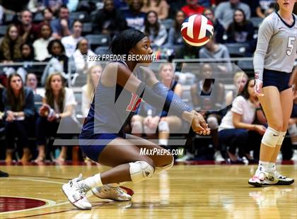 Thumbnail 3 in Dripping Springs vs. Tompkins (UIL 6A Final) photogallery.