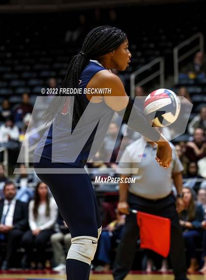 Thumbnail 3 in Dripping Springs vs. Tompkins (UIL 6A Final) photogallery.