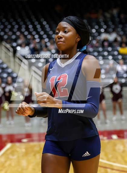Thumbnail 2 in Dripping Springs vs. Tompkins (UIL 6A Final) photogallery.