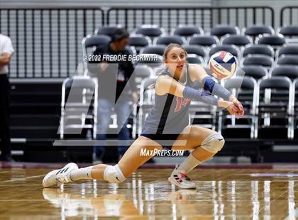 Thumbnail 2 in Dripping Springs vs. Tompkins (UIL 6A Final) photogallery.