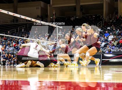 Thumbnail 2 in Dripping Springs vs. Tompkins (UIL 6A Final) photogallery.