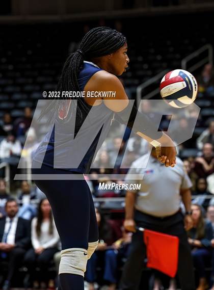 Thumbnail 1 in Dripping Springs vs. Tompkins (UIL 6A Final) photogallery.