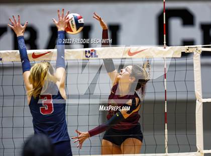 Thumbnail 3 in Dripping Springs vs. Tompkins (UIL 6A Final) photogallery.