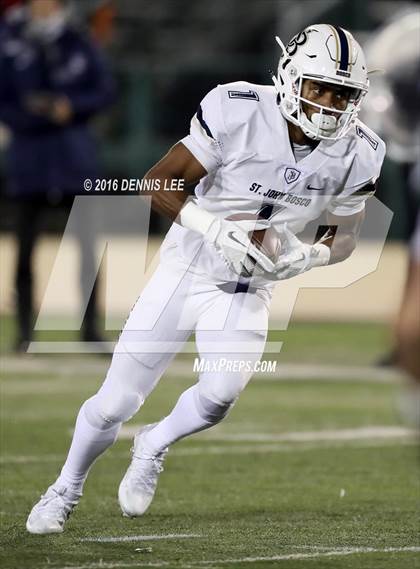 Thumbnail 1 in De La Salle vs. St. John Bosco (CIF State Open Division Final) photogallery.