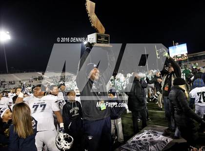 Thumbnail 2 in De La Salle vs. St. John Bosco (CIF State Open Division Final) photogallery.