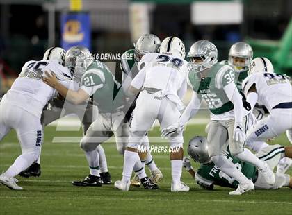 Thumbnail 3 in De La Salle vs. St. John Bosco (CIF State Open Division Final) photogallery.