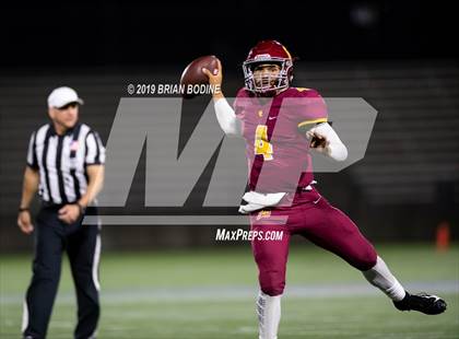 Thumbnail 2 in Eastside Catholic vs. Central Catholic photogallery.