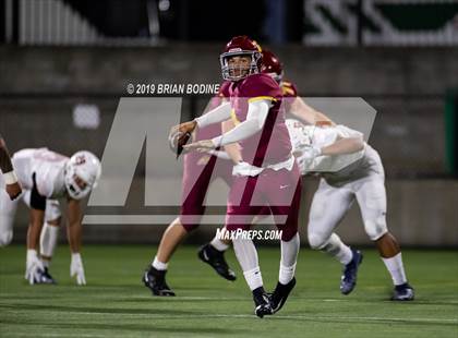 Thumbnail 2 in Eastside Catholic vs. Central Catholic photogallery.