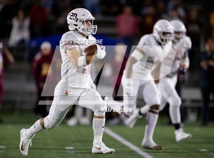 Thumbnail 2 in Eastside Catholic vs. Central Catholic photogallery.