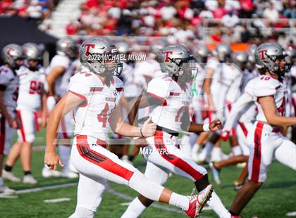 Thumbnail 3 in Thompson vs. Buford photogallery.