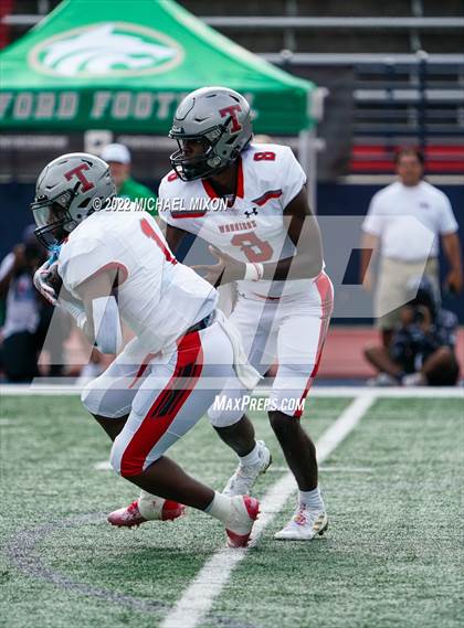 Thumbnail 3 in Thompson vs. Buford photogallery.