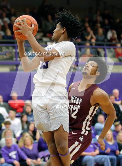 Thumbnail 2 in Belleville West @ Collinsville photogallery.
