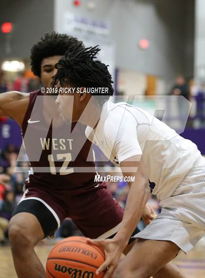 Thumbnail 3 in Belleville West @ Collinsville photogallery.