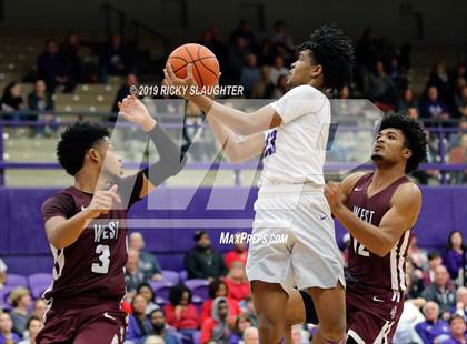 Thumbnail 3 in Belleville West @ Collinsville photogallery.