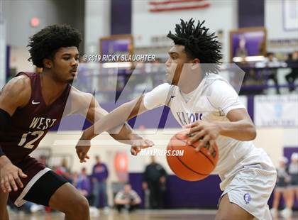 Thumbnail 1 in Belleville West @ Collinsville photogallery.