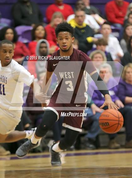 Thumbnail 2 in Belleville West @ Collinsville photogallery.