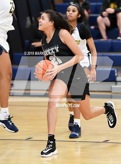 Thumbnail 2 in Riverdale Baptist vs. Archbishop Mitty (Nike Tournament of Champions)  photogallery.